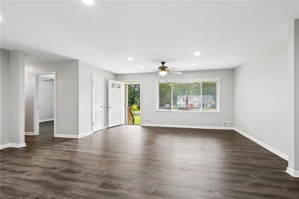 3 bedroom, 2 bathroom, 1,344 sq ft single family residence for sale at 1331 Owen Circle, Buford, GA 30518 — photo 7