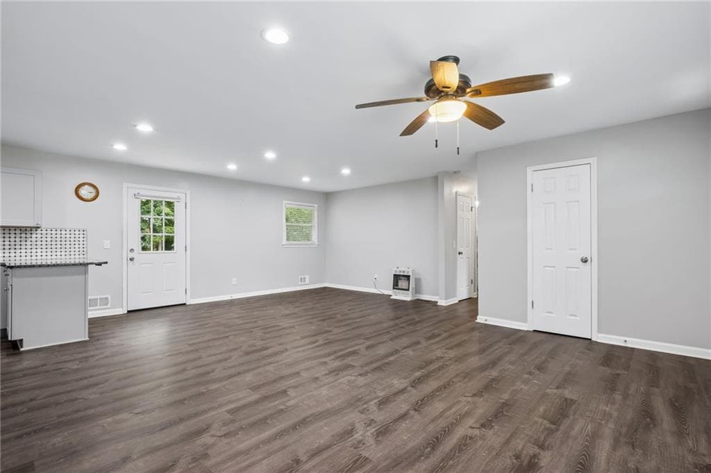 3 bedroom, 2 bathroom, 1,344 sq ft single family residence for sale at 1331 Owen Circle, Buford, GA 30518 — photo 9