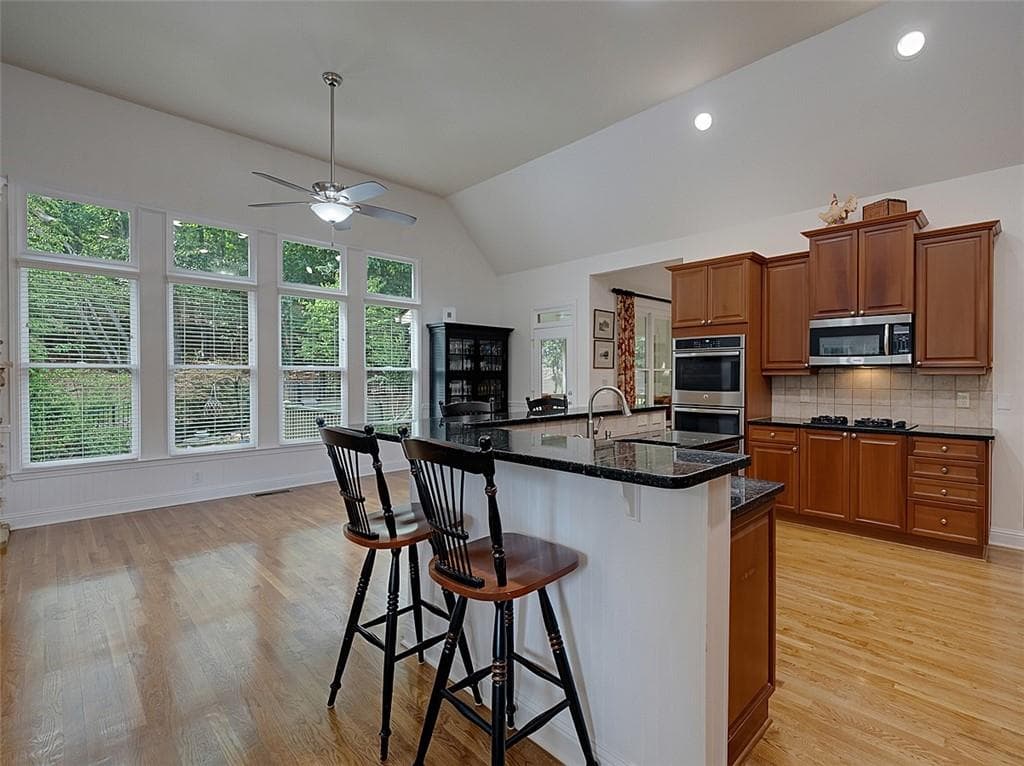 5 bedroom, 5 bathroom, 5,510 sq ft single family residence under contract at 308 Morning Dew Court, Canton, GA 30114 — photo 5