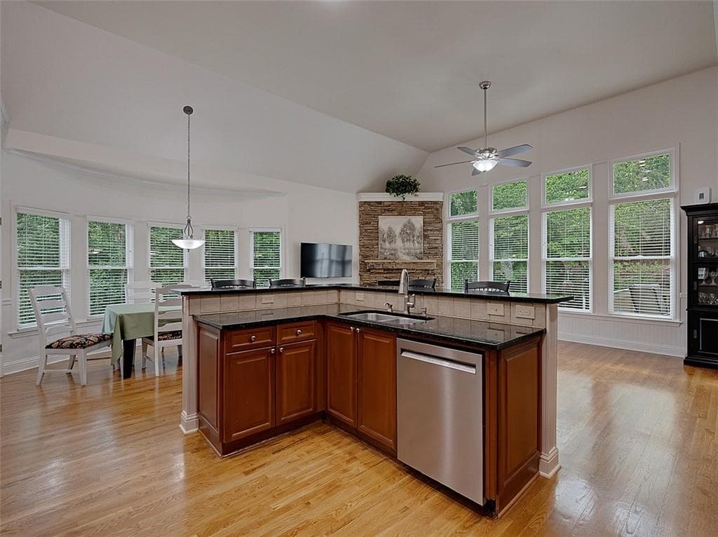 5 bedroom, 5 bathroom, 5,510 sq ft single family residence under contract at 308 Morning Dew Court, Canton, GA 30114 — photo 8
