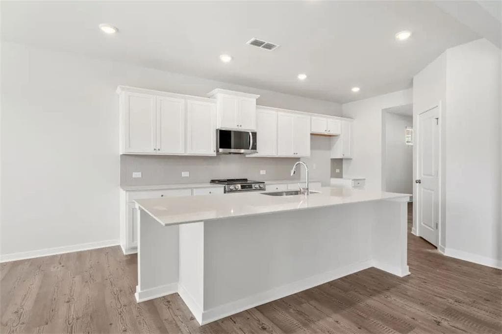 5 bedroom, 4 bathroom, 3,403 sq ft single family residence for sale at 5590 Rosehall Place, South Fulton, GA 30349 — photo 8