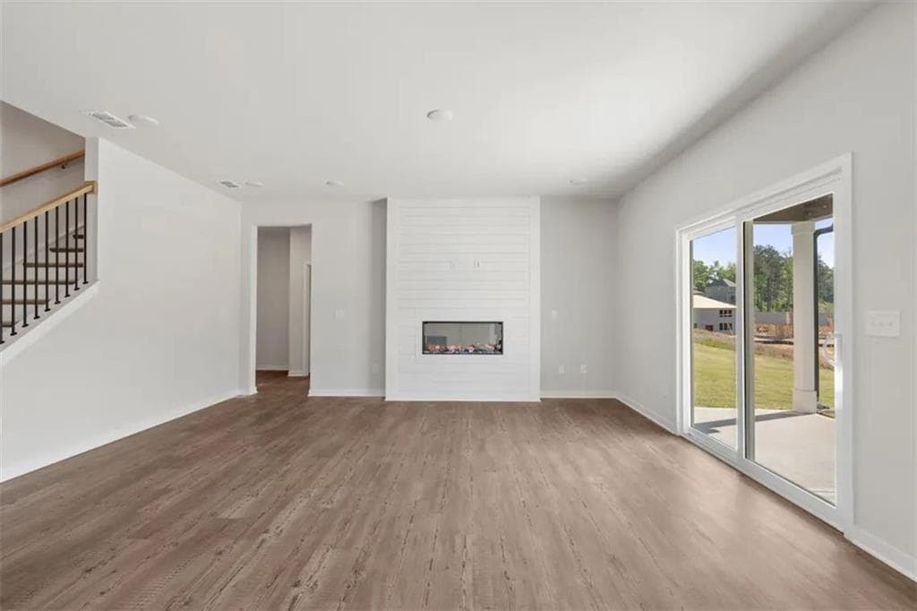 5 bedroom, 4 bathroom, 3,403 sq ft single family residence for sale at 5598 Rosehall Place, South Fulton, GA 30349 — photo 7