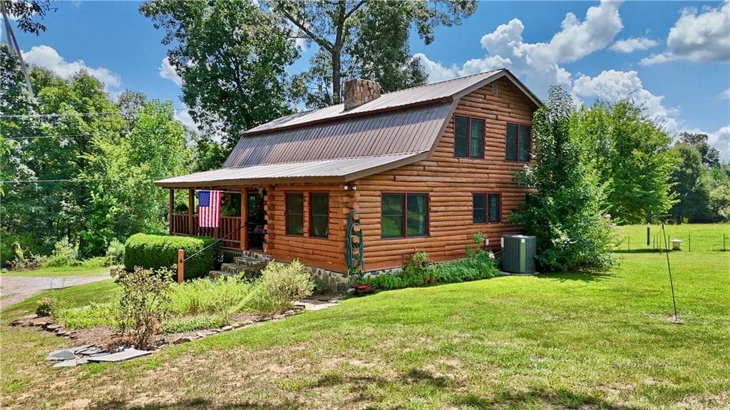 3 bedroom, 2 bathroom, 1,596 sq ft single family residence for sale at 527 Beason Road, Calhoun, GA 30701 — photo 3