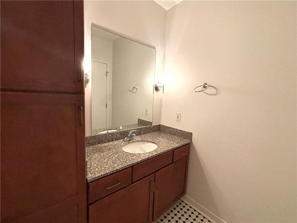 1 bedroom, 1 bathroom, 722 sq ft condominium for rent at 620 Glen Iris Drive 416, Atlanta, GA 30308 for $1,795 a month — photo 8