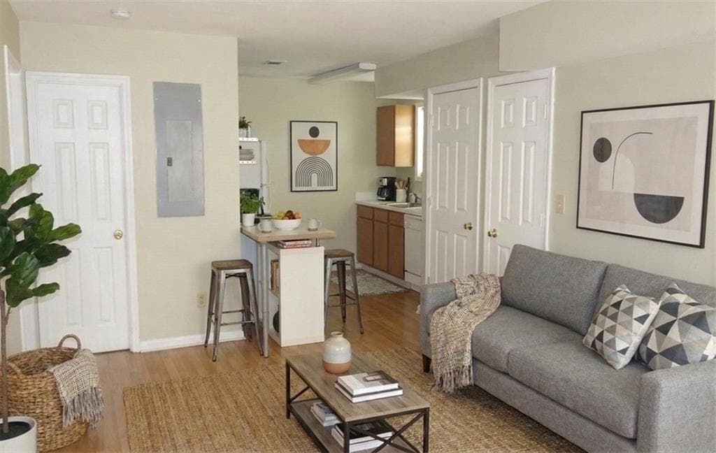 2 bedroom, 1 bathroom, 800 sq ft quadruplex for rent at 1738 Taylor Street B1, Atlanta, GA 30318 for $1,700 a month — photo 1 of 8