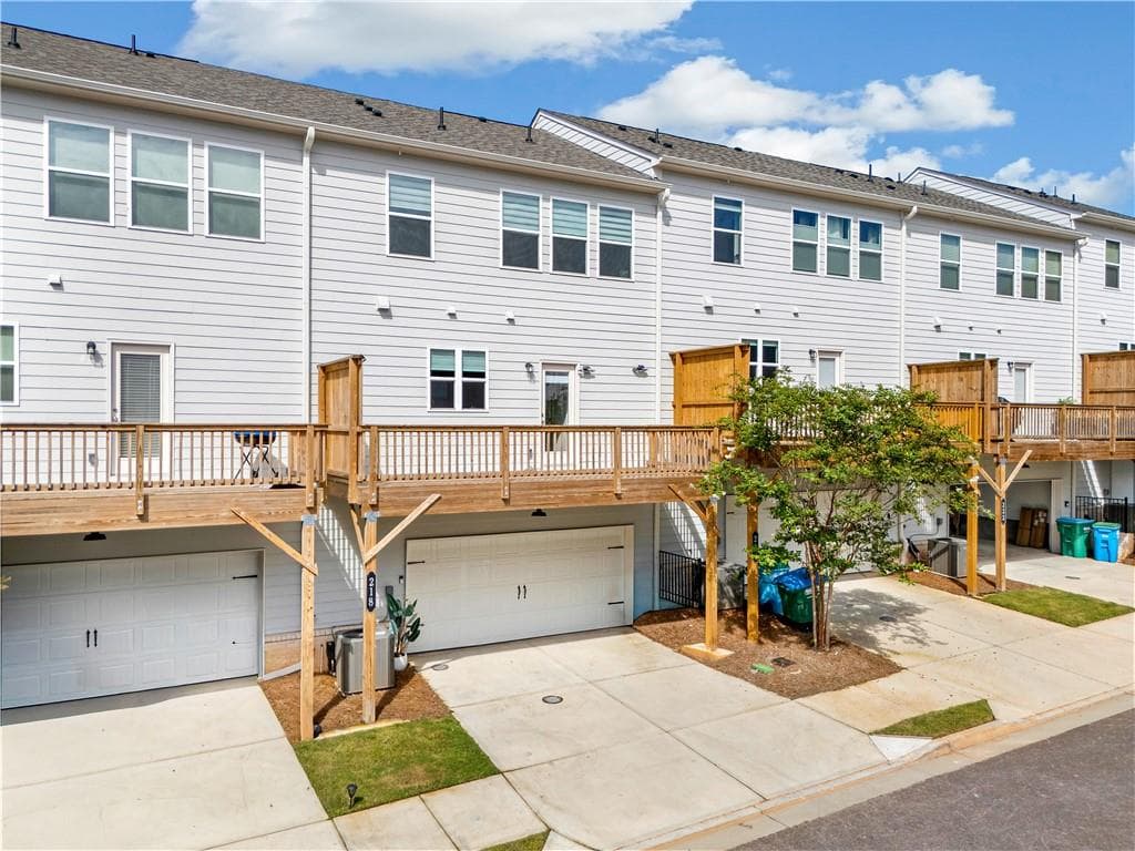 3 bedroom, 4 bathroom, 1,893 sq ft townhouse under contract at 218 Maycrest Path, Tucker, GA 30084 — photo 5