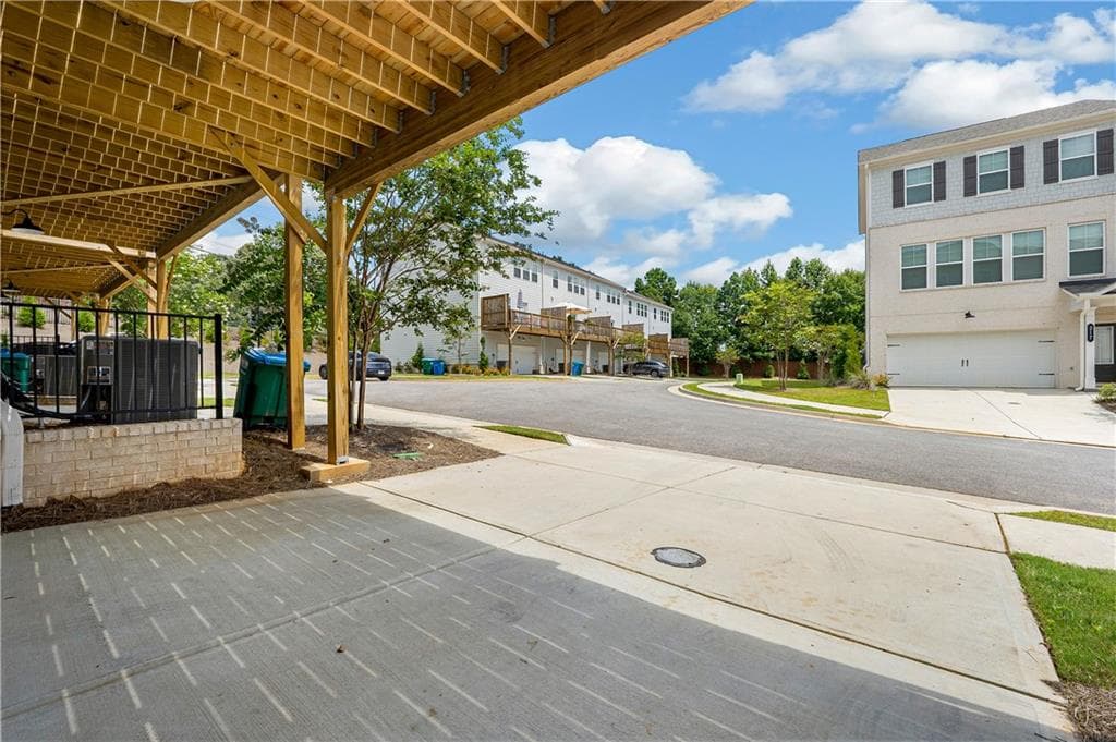 3 bedroom, 4 bathroom, 1,893 sq ft townhouse under contract at 218 Maycrest Path, Tucker, GA 30084 — photo 6