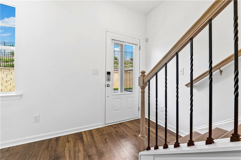3 bedroom, 4 bathroom, 1,893 sq ft townhouse under contract at 218 Maycrest Path, Tucker, GA 30084 — photo 7