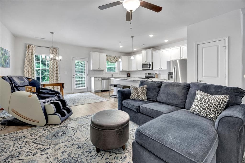 2 bedroom, 3 bathroom, 1,680 sq ft townhouse for sale at 10160 Benton Woods Drive, Covington, GA 30014 — photo 5