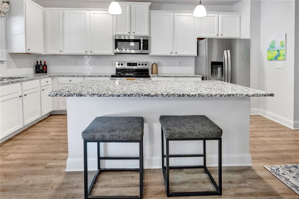 2 bedroom, 3 bathroom, 1,680 sq ft townhouse for sale at 10160 Benton Woods Drive, Covington, GA 30014 — photo 7