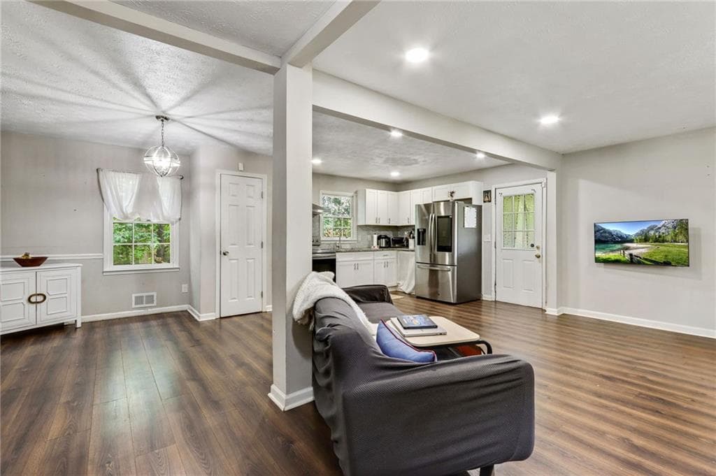 3 bedroom, 3 bathroom, 2,141 sq ft single family residence for sale at 3918 Sherwood Drive, Douglasville, GA 30135 — photo 4