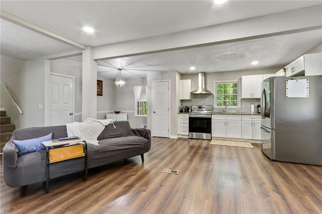 3 bedroom, 3 bathroom, 2,141 sq ft single family residence for sale at 3918 Sherwood Drive, Douglasville, GA 30135 — photo 5