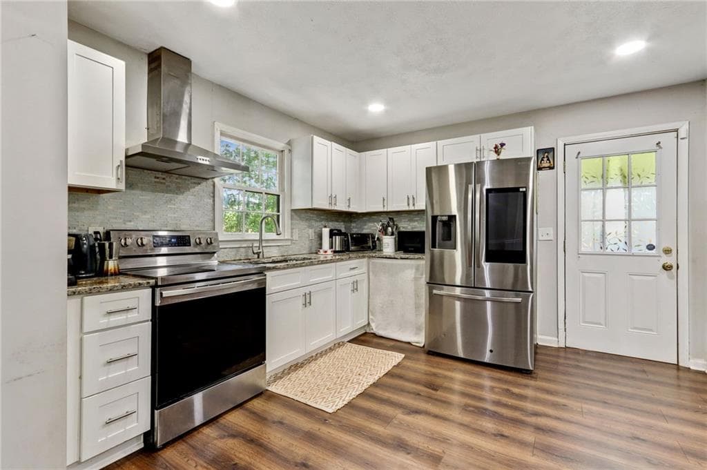3 bedroom, 3 bathroom, 2,141 sq ft single family residence for sale at 3918 Sherwood Drive, Douglasville, GA 30135 — photo 6