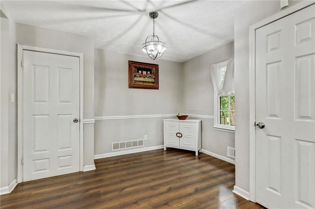 3 bedroom, 3 bathroom, 2,141 sq ft single family residence for sale at 3918 Sherwood Drive, Douglasville, GA 30135 — photo 8