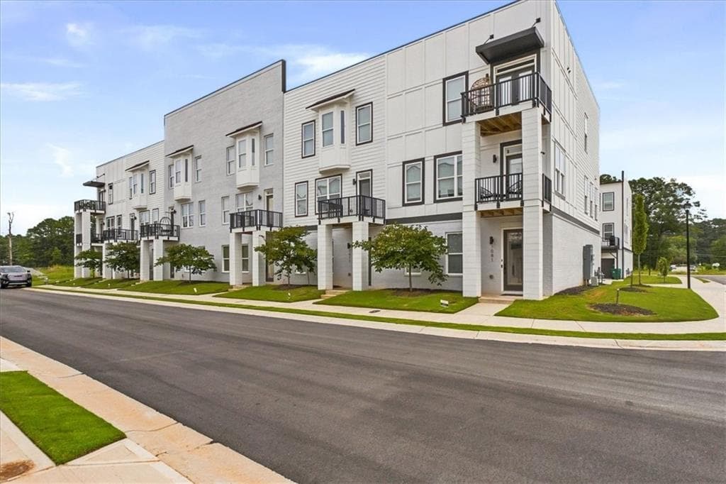3 bedroom, 4 bathroom, 2,250 sq ft condominium for rent at 1077 Glen Opal Drive, Decatur, GA 30032 for $3,650 a month — photo 2