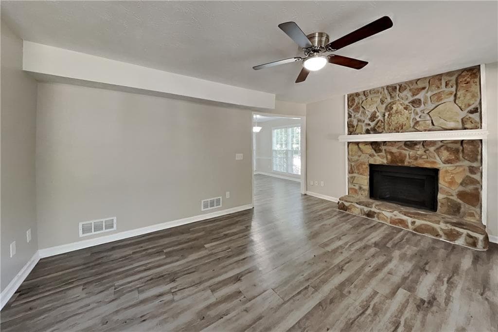 3 bedroom, 4 bathroom, 2,184 sq ft single family residence for rent at 1285 Grayland Hills Drive, Lawrenceville, GA 30046 for $2,240 a month — photo 3