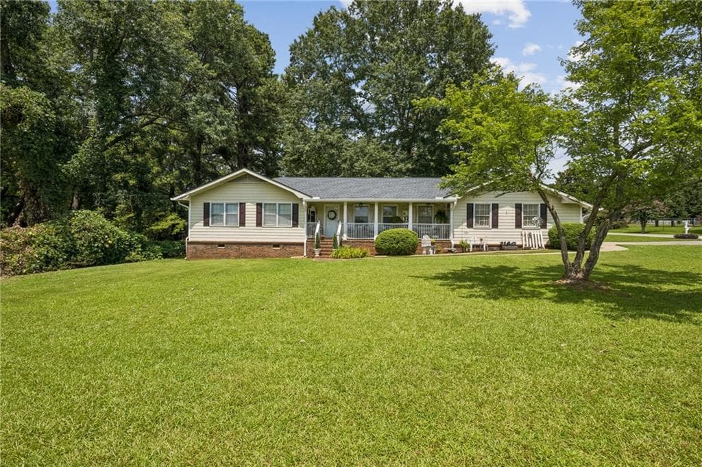 3 bedroom, 2 bathroom, 1,527 sq ft single family residence for sale at 4231 Hamilton Mill Road, Buford, GA 30519 — photo 2