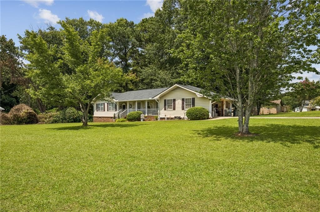 3 bedroom, 2 bathroom, 1,527 sq ft single family residence for sale at 4231 Hamilton Mill Road, Buford, GA 30519 — photo 6