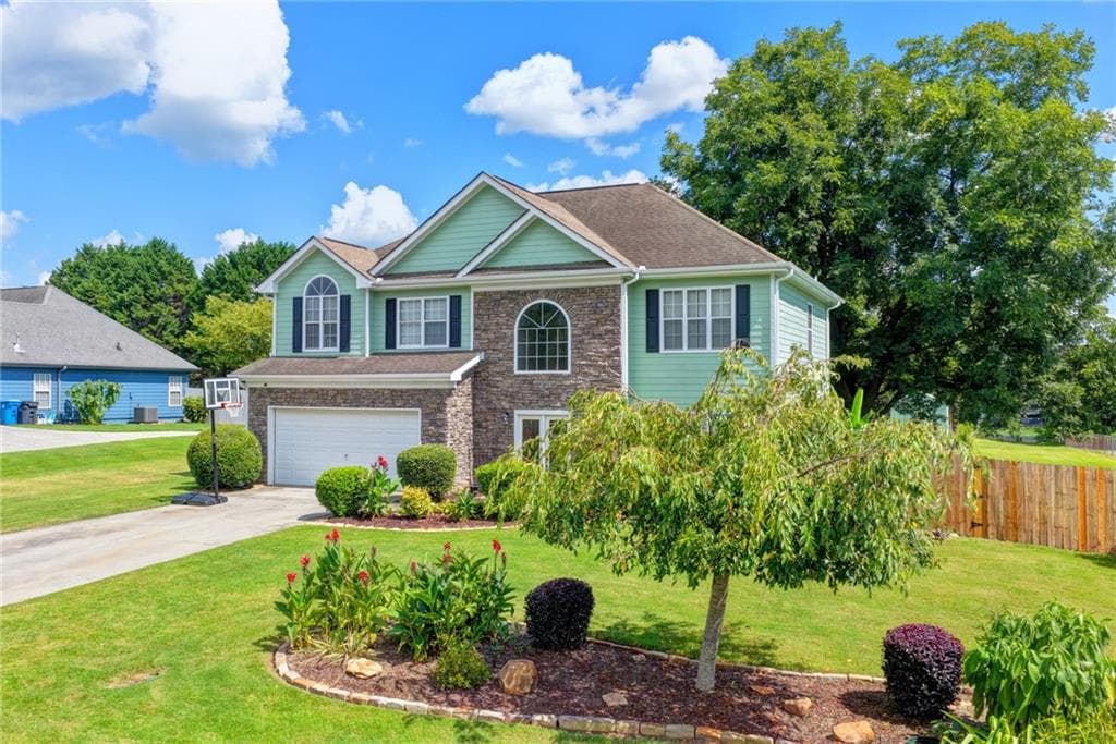 4 bedroom, 3 bathroom, 2,377 sq ft single family residence under contract at 398 Beech Hollow Trail, Loganville, GA 30052 — photo 2
