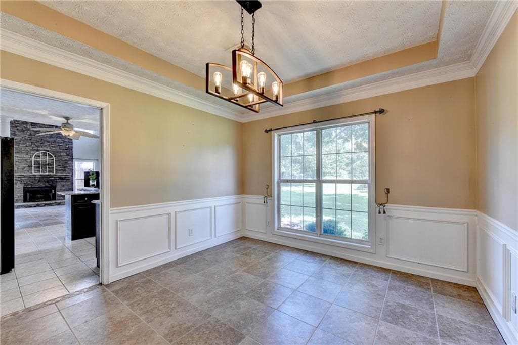 4 bedroom, 3 bathroom, 2,377 sq ft single family residence under contract at 398 Beech Hollow Trail, Loganville, GA 30052 — photo 10