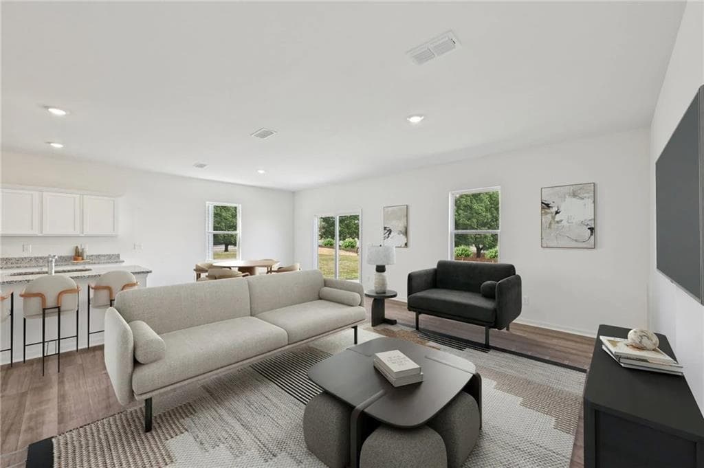 4 bedroom, 3 bathroom, 2,279 sq ft single family residence under contract at 117 Maison Drive, Mcdonough, GA 30253 — photo 4