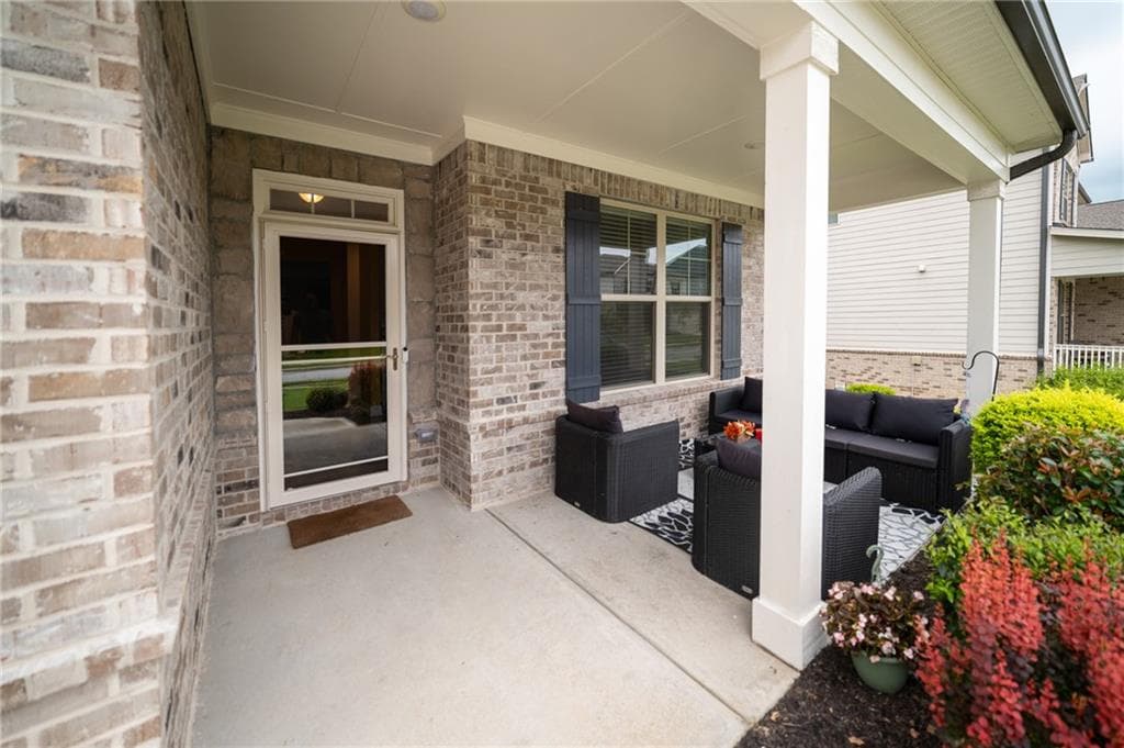4 bedroom, 3 bathroom, 3,244 sq ft single family residence for sale at 4760 Holly Grape Drive, Atlanta, GA 30331 — photo 2