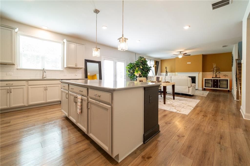 4 bedroom, 3 bathroom, 3,244 sq ft single family residence for sale at 4760 Holly Grape Drive, Atlanta, GA 30331 — photo 8