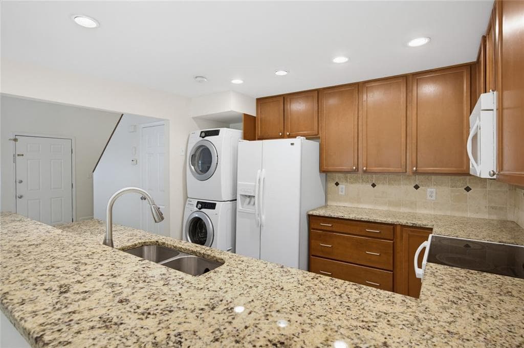 2 bedroom, 2 bathroom, 1,208 sq ft townhouse for sale at 3145 Cape Circle, Alpharetta, GA 30009 — photo 7