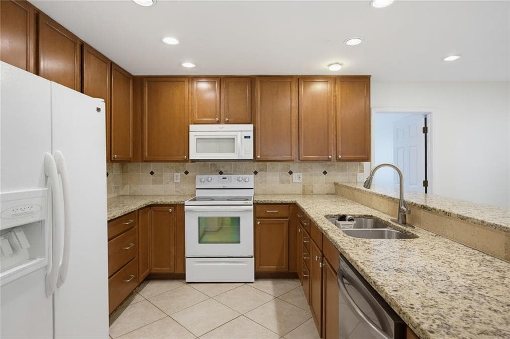 2 bedroom, 2 bathroom, 1,208 sq ft townhouse for sale at 3145 Cape Circle, Alpharetta, GA 30009 — photo 9