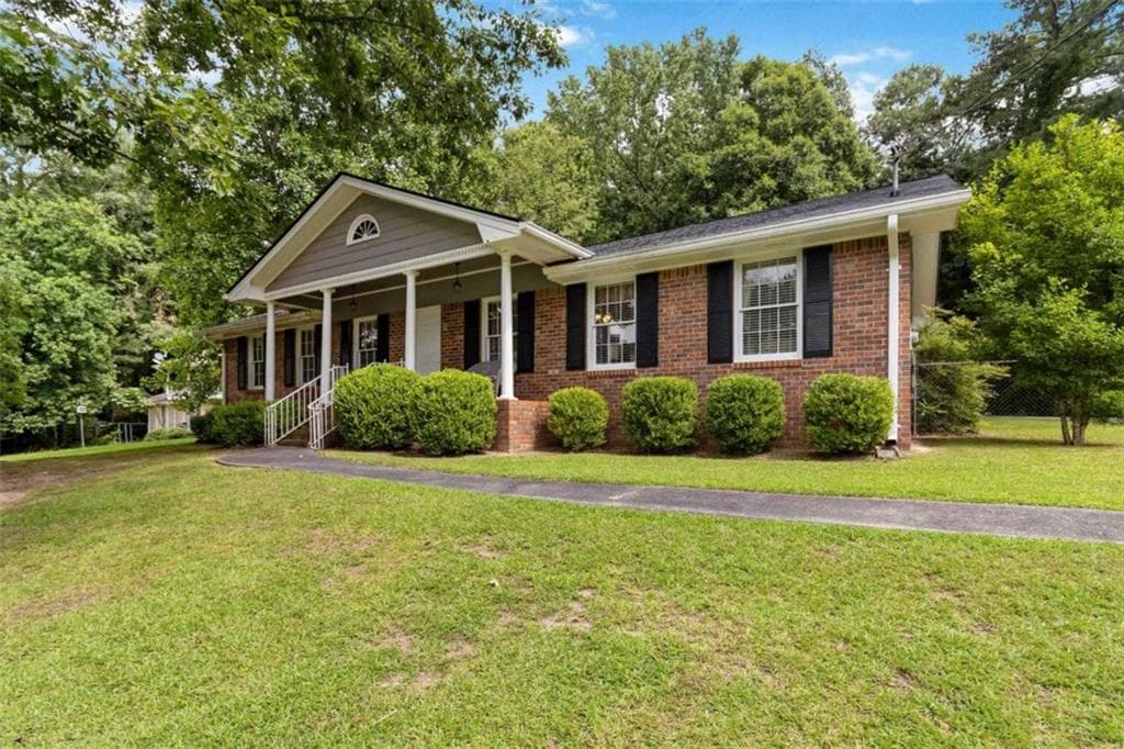 3 bedroom, 2 bathroom, 2,004 sq ft single family residence for sale at 2199 Vivid Court, Stone Mountain, GA 30087 — photo 2