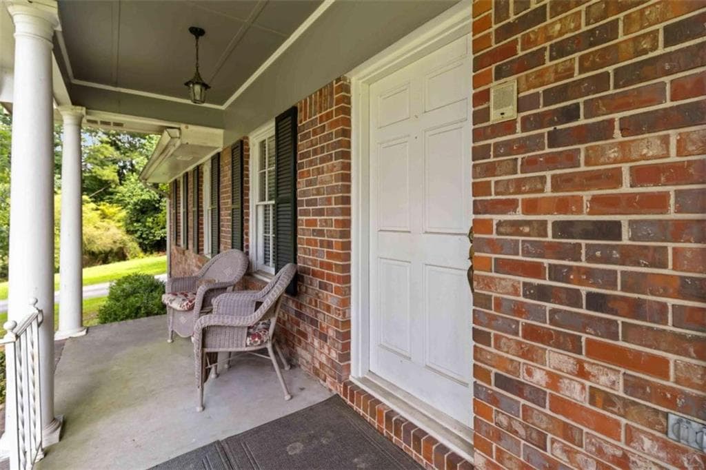 3 bedroom, 2 bathroom, 2,004 sq ft single family residence for sale at 2199 Vivid Court, Stone Mountain, GA 30087 — photo 3