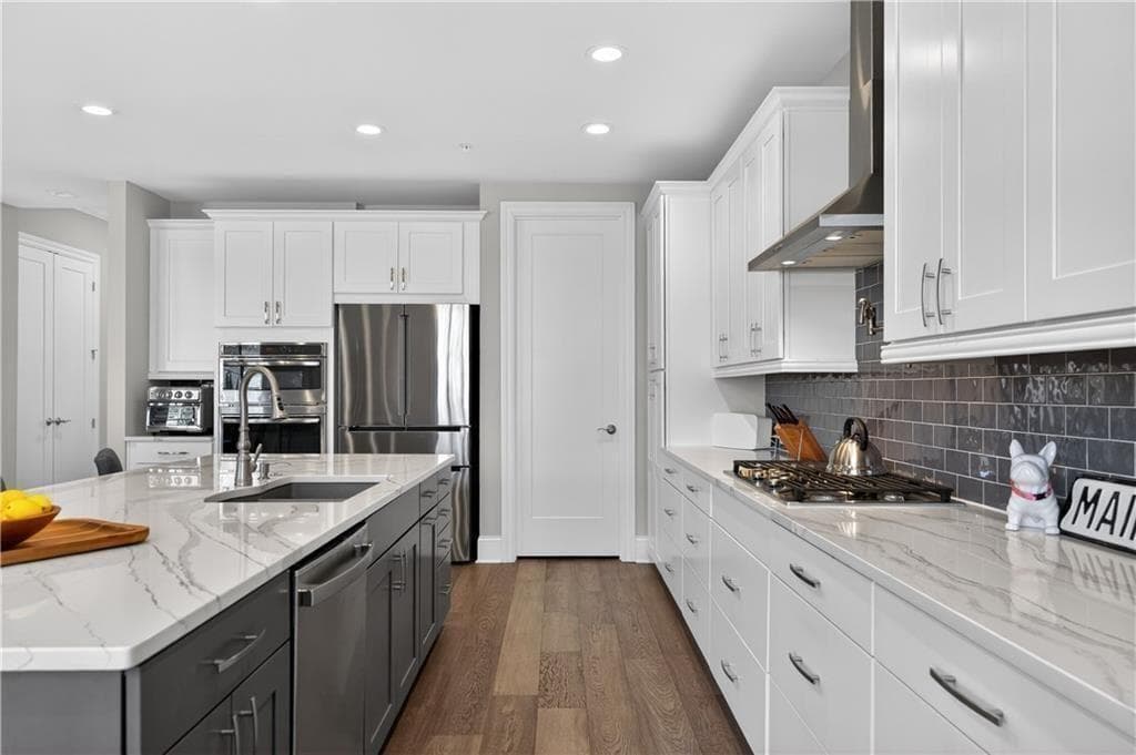 4 bedroom, 4 bathroom, 3,464 sq ft condominium for sale at 8255 Main Street 2, Woodstock, GA 30188 — photo 5
