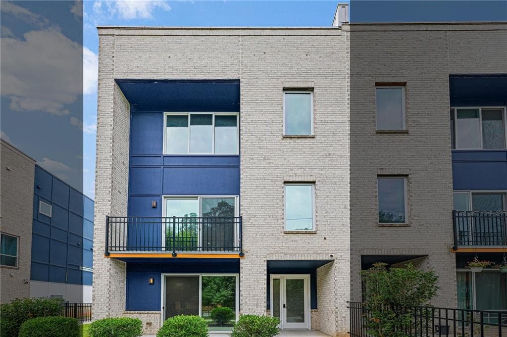 4 bedroom, 5 bathroom, 1,634 sq ft townhouse for sale at 1585 Rock Dam Drive, Atlanta, GA 30317 — photo 3