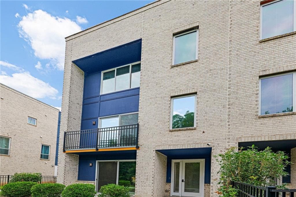 4 bedroom, 5 bathroom, 1,634 sq ft townhouse for sale at 1585 Rock Dam Drive, Atlanta, GA 30317 — photo 4