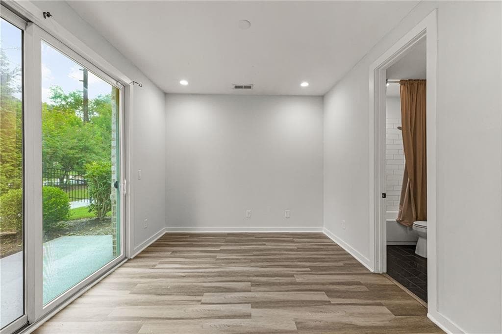 4 bedroom, 5 bathroom, 1,634 sq ft townhouse for sale at 1585 Rock Dam Drive, Atlanta, GA 30317 — photo 5