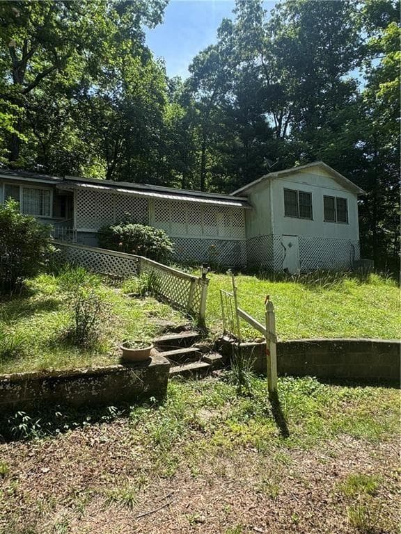 2 bedroom, 2 bathroom, 1,456 sq ft single family residence for sale at 2736 Ridgecrest Circle, Hiawassee, GA 30546 — photo 3