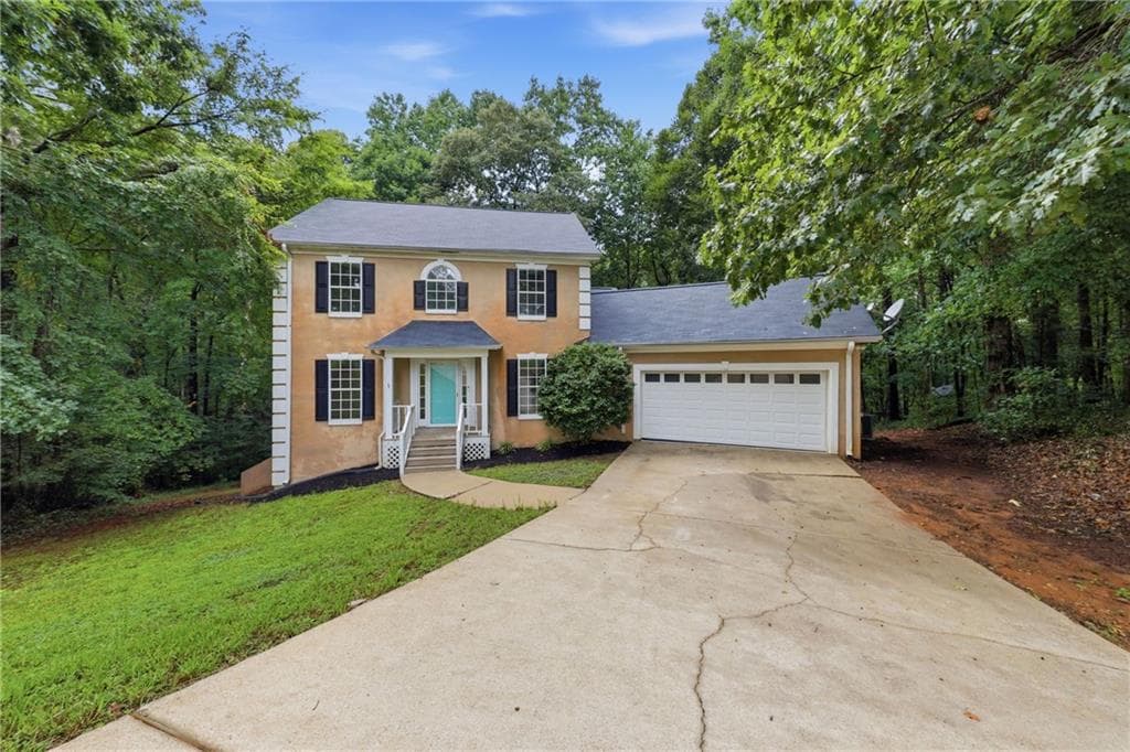 3 bedroom, 4 bathroom, 2,469 sq ft single family residence for sale at 208 Foxdale Court, LaGrange, GA 30240