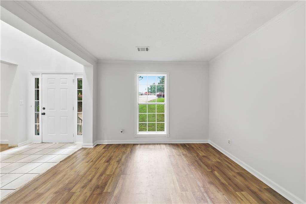 3 bedroom, 4 bathroom, 2,469 sq ft single family residence for sale at 208 Foxdale Court, LaGrange, GA 30240 — photo 2