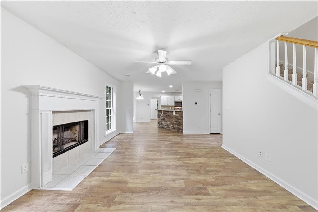 3 bedroom, 4 bathroom, 2,469 sq ft single family residence for sale at 208 Foxdale Court, LaGrange, GA 30240 — photo 7
