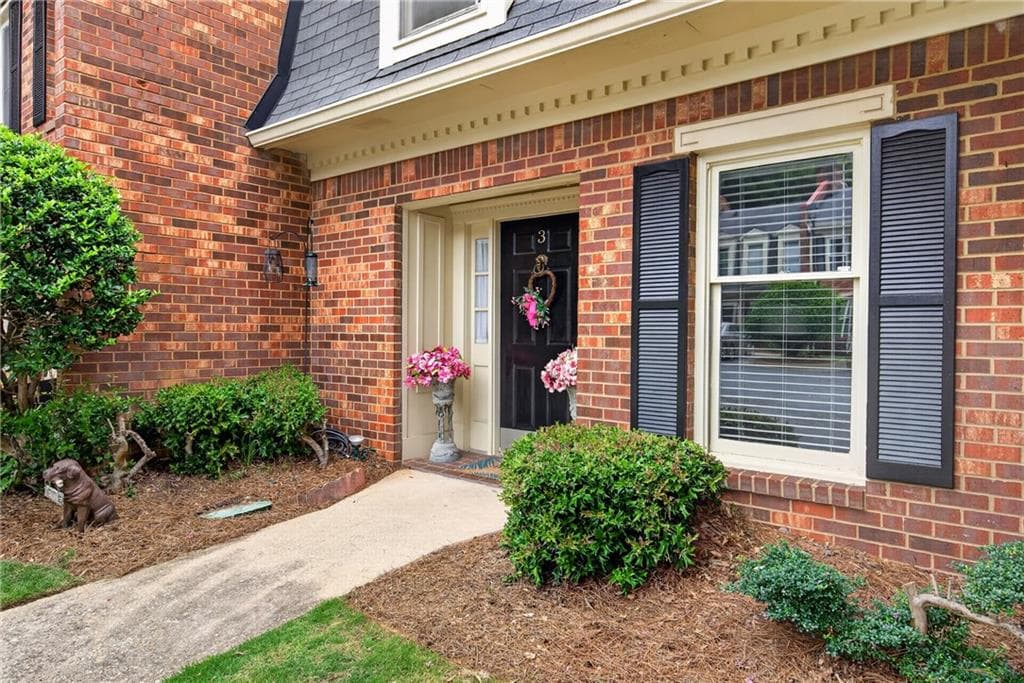 3 bedroom, 3 bathroom, 1,400 sq ft condominium for sale at 3 Pendleton Place, Atlanta, GA 30342 — photo 4
