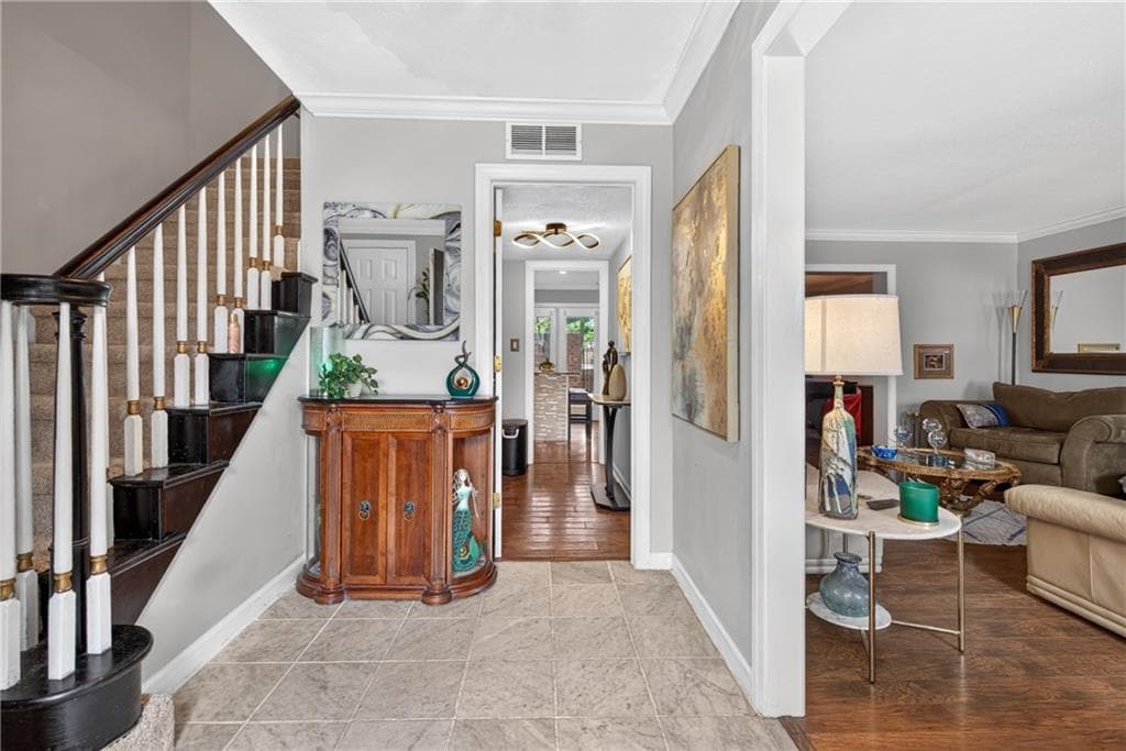 3 bedroom, 3 bathroom, 1,400 sq ft condominium for sale at 3 Pendleton Place, Atlanta, GA 30342 — photo 5