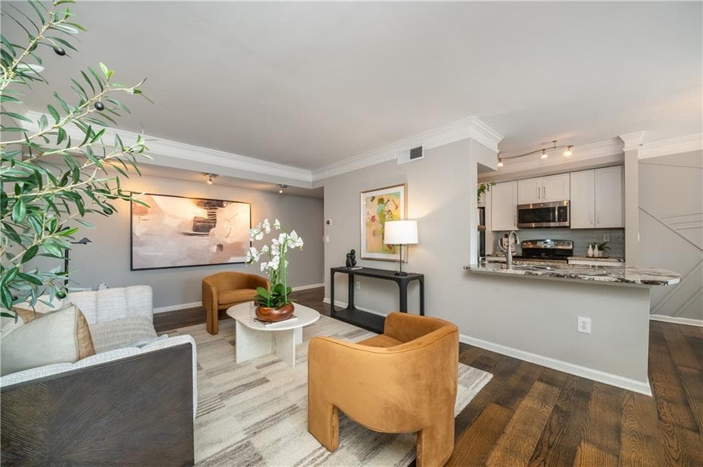 2 bedroom, 2 bathroom, 1,350 sq ft condominium for sale at 275 13th Street 312, Atlanta, GA 30309 — photo 9