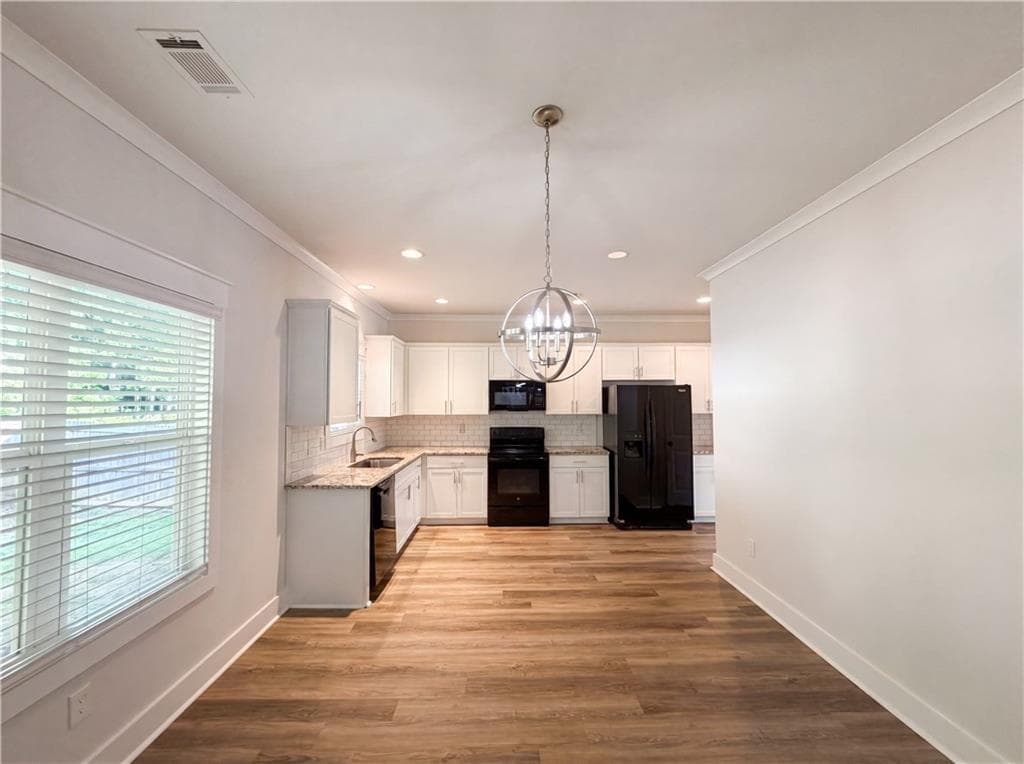 4 bedroom, 3 bathroom, 2,397 sq ft single family residence for sale at 239 Stonecreek Bend, Monroe, GA 30655 — photo 9