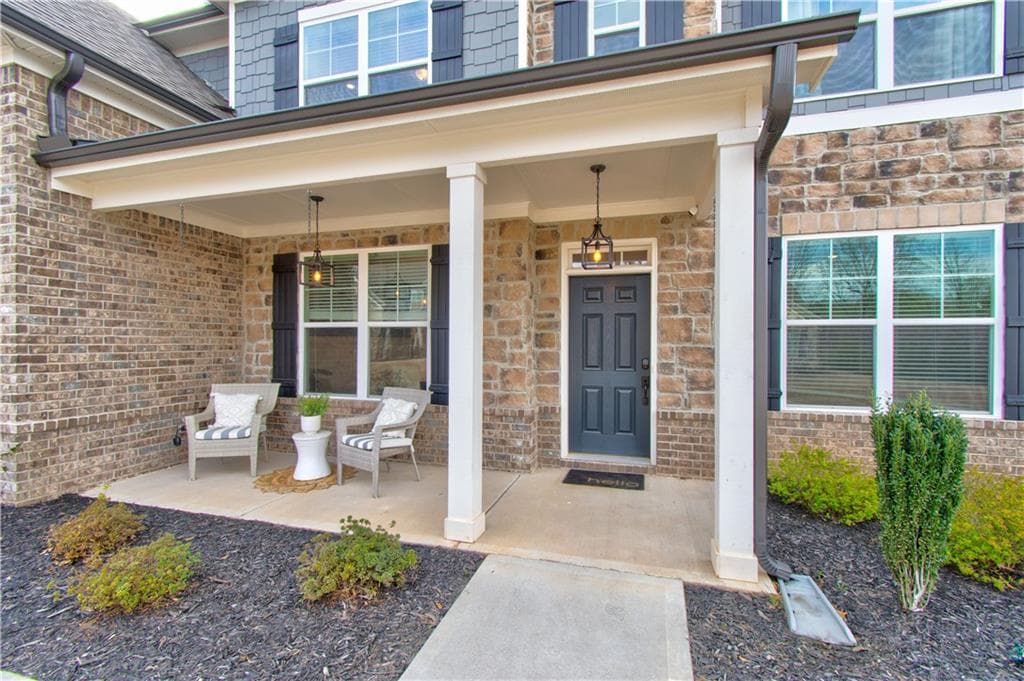 4 bedroom, 3 bathroom, 3,023 sq ft single family residence for rent at 409 Carmichael Circle, Canton, GA 30115 for $3,500 a month — photo 3