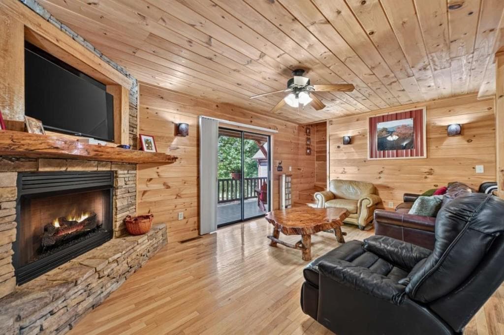 3 bedroom, 2 bathroom, 2,448 sq ft single family residence for sale at 214 Ethan Wilson Way, Morganton, GA 30560 — photo 8