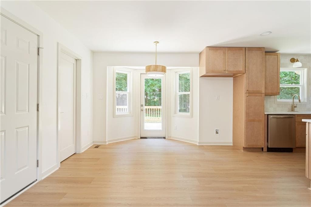 3 bedroom, 2 bathroom, 1,408 sq ft single family residence under contract at 4126 Gregory Manor Circle, Smyrna, GA 30082 — photo 9