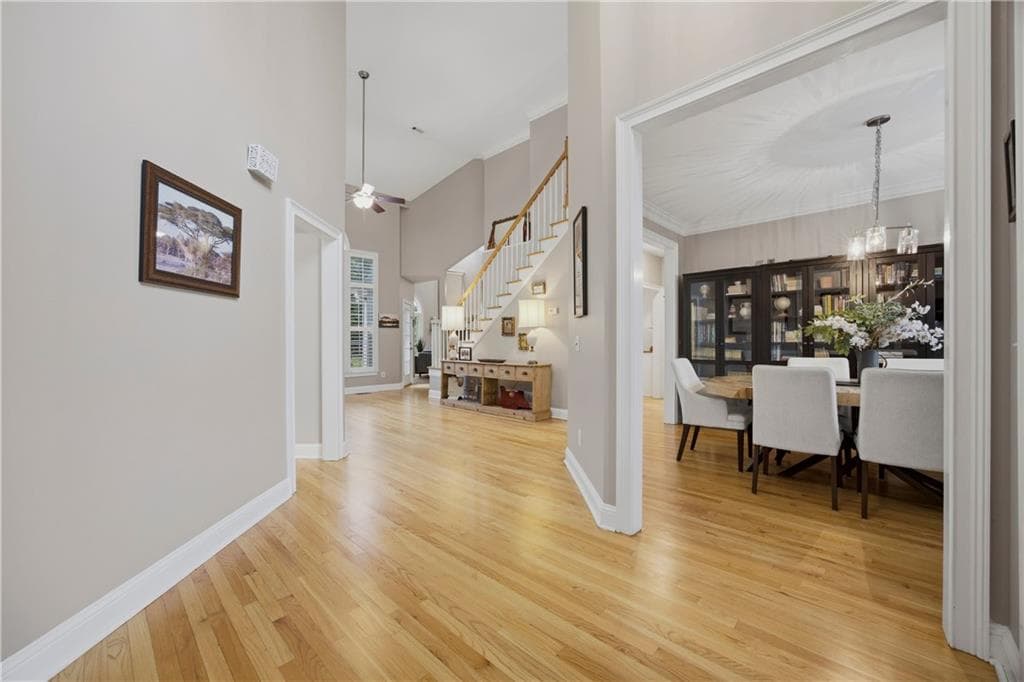 5 bedroom, 5 bathroom, 4,876 sq ft single family residence for sale at 4965 Oakmont Bend Drive, Alpharetta, GA 30004 — photo 4