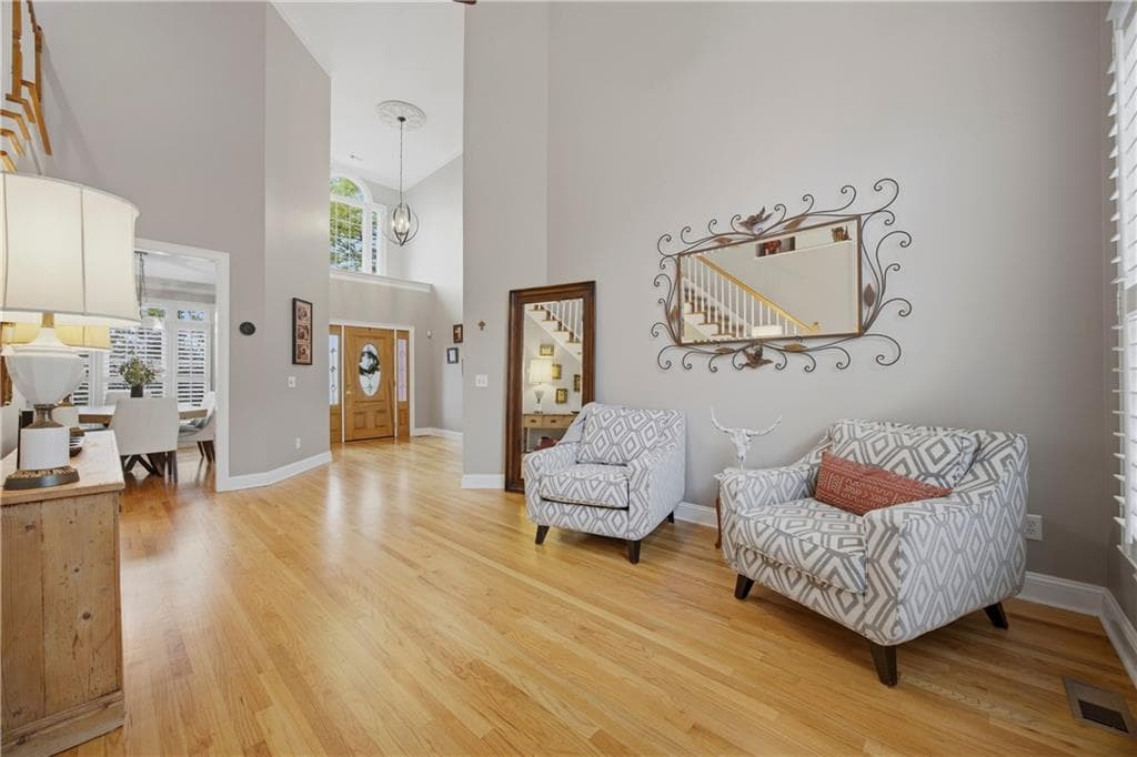 5 bedroom, 5 bathroom, 4,876 sq ft single family residence for sale at 4965 Oakmont Bend Drive, Alpharetta, GA 30004 — photo 7