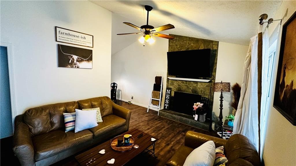 3 bedroom, 2 bathroom, 1,000 sq ft single family residence for sale at 6600 Crystal Cove Trail, Gainesville, GA 30506 — photo 8