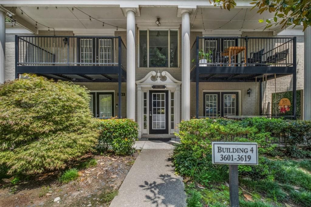 1 bedroom, 1 bathroom, 810 sq ft condominium for sale at 3613 Essex Avenue 60, Atlanta, GA 30339 — photo 5